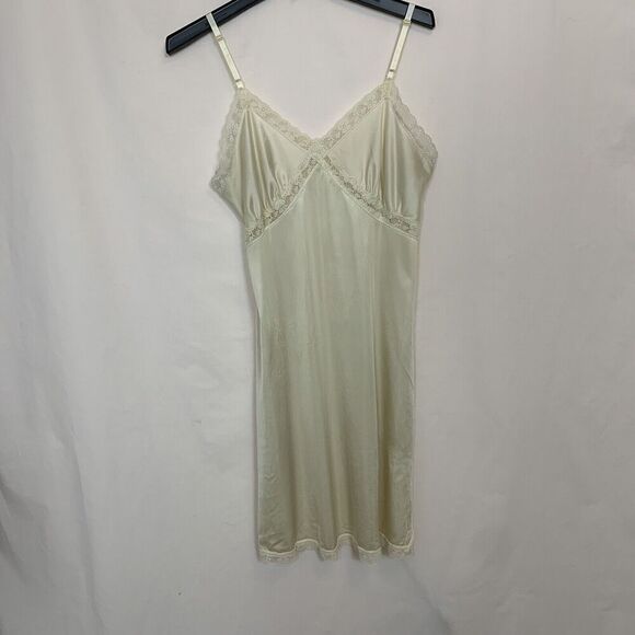 Camelot VTG Womens Size 34 Off-White Full Slip Dress with Lace Adjustable Straps - Picture 1 of 4